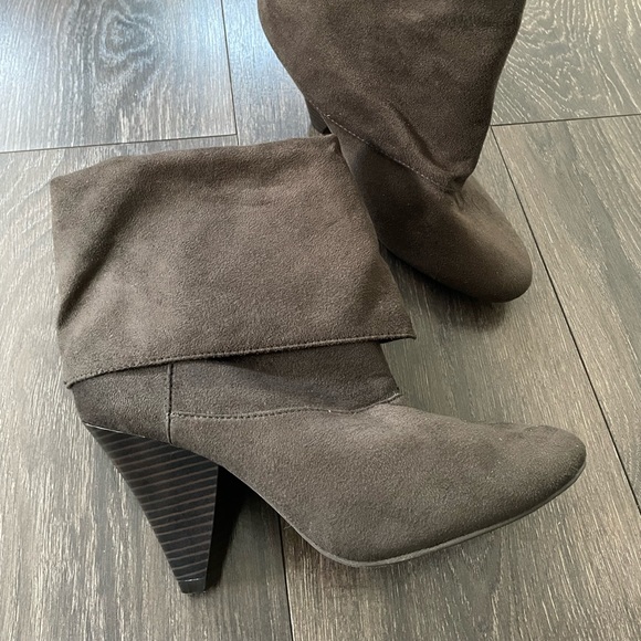 Glo Women’s Boots - Picture 2 of 4